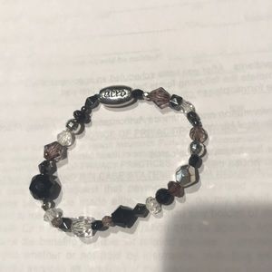 Women’s beaded aero bracelet
